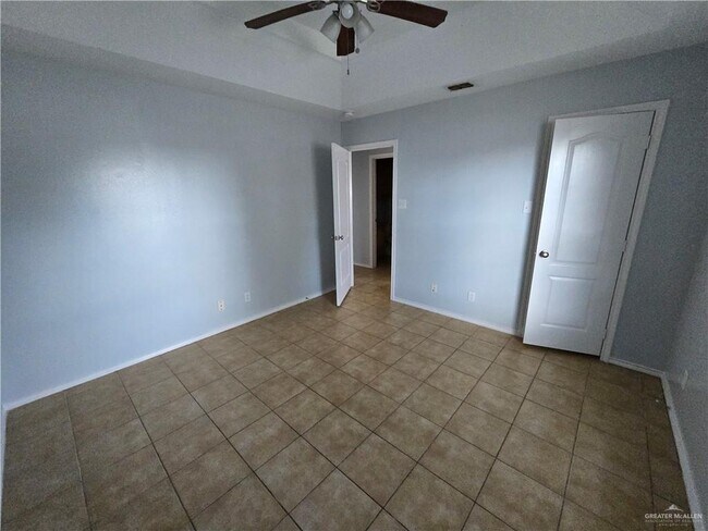 Building Photo - 7 La Mancha Dr
