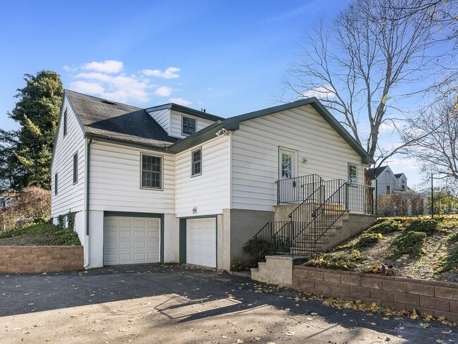 Building Photo - 130 Littleton Rd