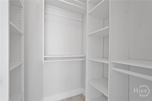 Building Photo - 243 Clearwater Cir