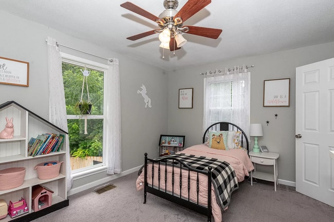 Building Photo - 3bd/2.5ba 2-story home in quiet neighborhood.