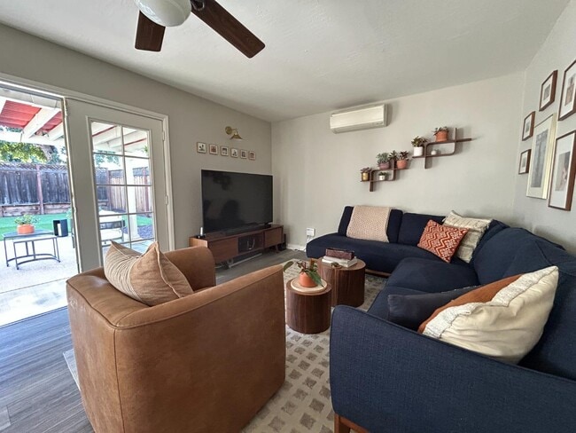 Building Photo - 819 Myrtle St