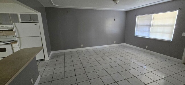 Building Photo - 4114 NW 79th Ave