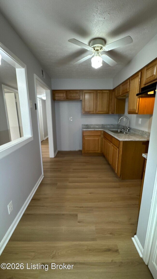 Building Photo - 7008 Wildwood Cir