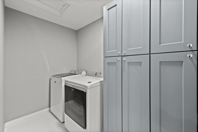 Building Photo - 5230 Stuart St