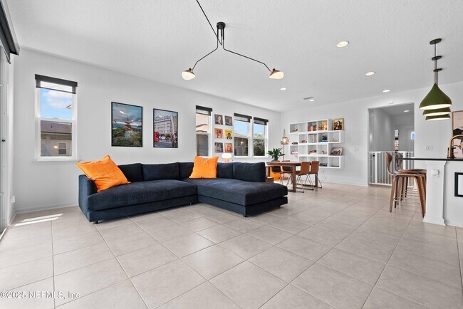 Building Photo - 4556 Pine Ridge Pkwy