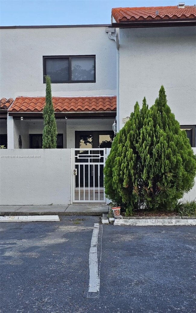 Building Photo - 6201 SW 138th Ct