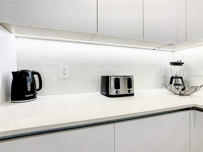 Building Photo - 17230 Blessing Dr