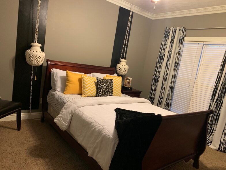 Upstairs Bedroom - 405 Scarlet Cove