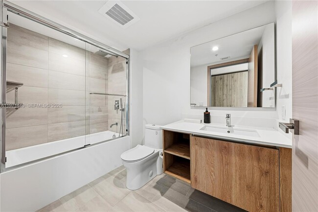 Building Photo - 10281 W Bay Harbor Dr