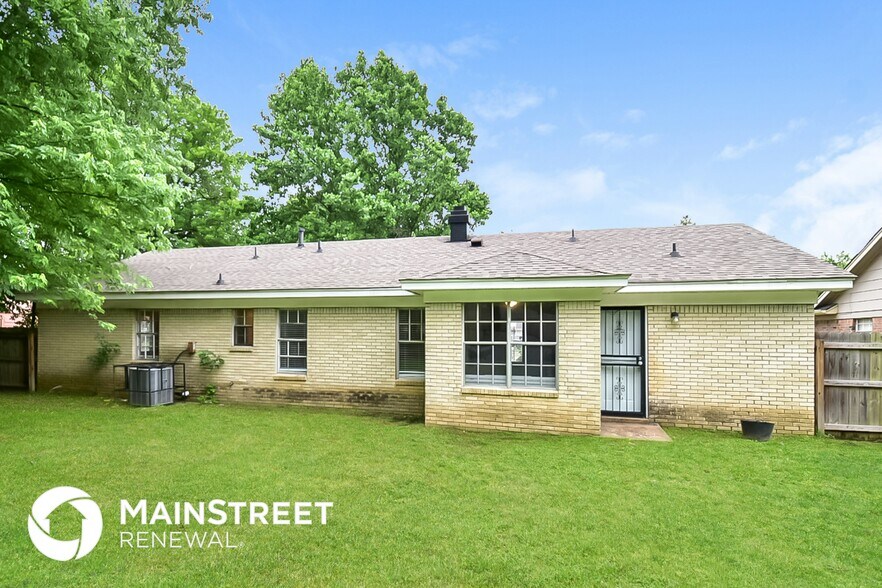 Building Photo - 3571 Castleman St