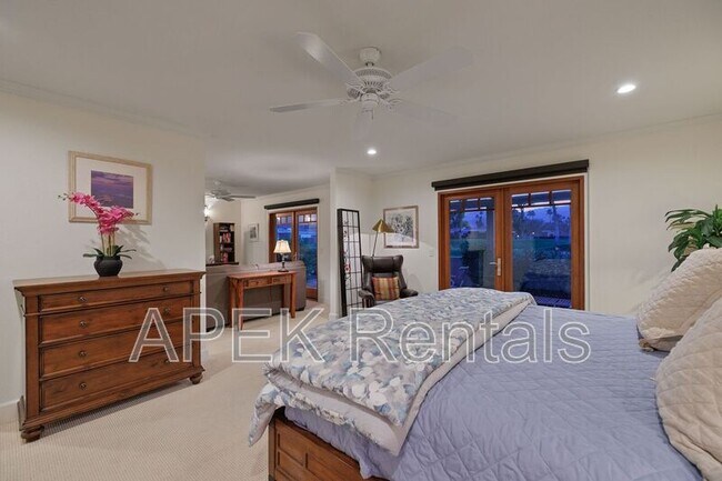 Building Photo - 74939 Vía Lago