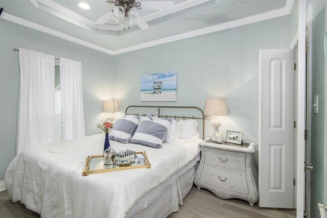 Building Photo - 986 Bahama Dr