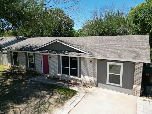 Building Photo - 1907 Bradmore Dr