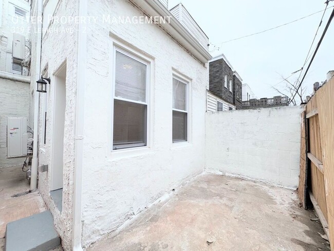 Building Photo - Gorgeous 4BR/2BA Apt Home with Driveway Pa...