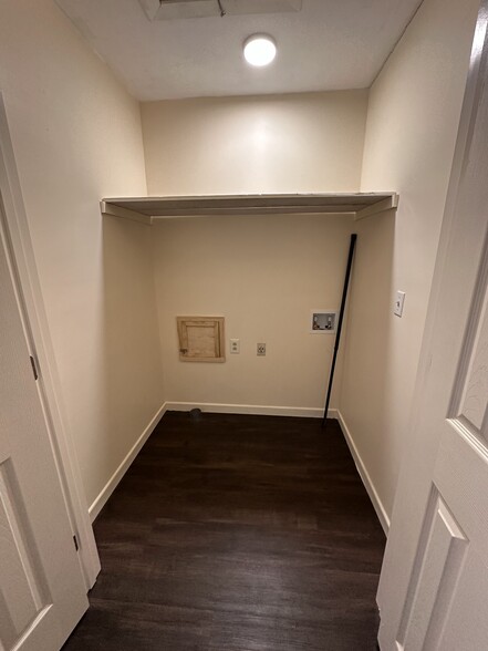 Laundry - 261 Belcher Rd