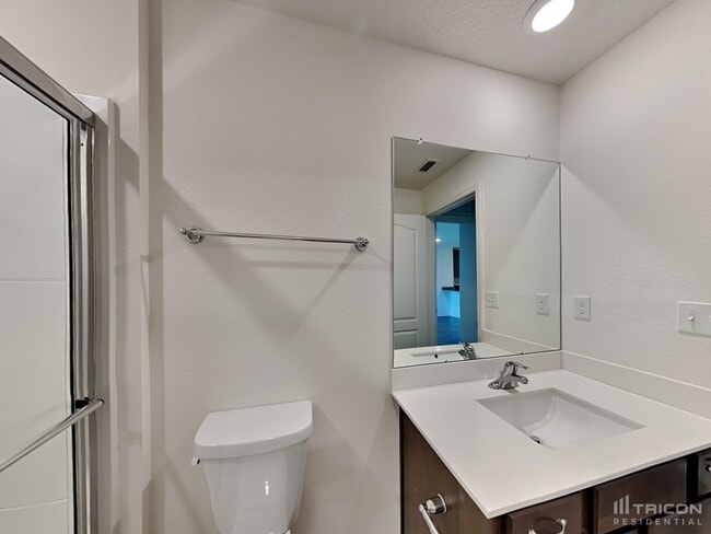 Building Photo - 10 Presidential Ln
