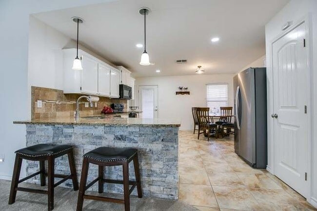 Building Photo - 4720 Pinon Ridge Dr