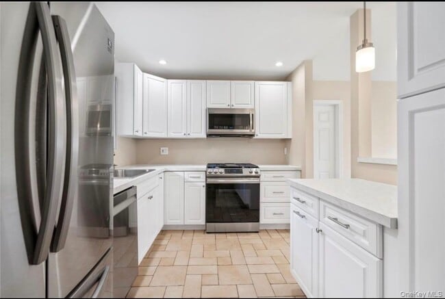 Building Photo - 61 Brookhaven Dr