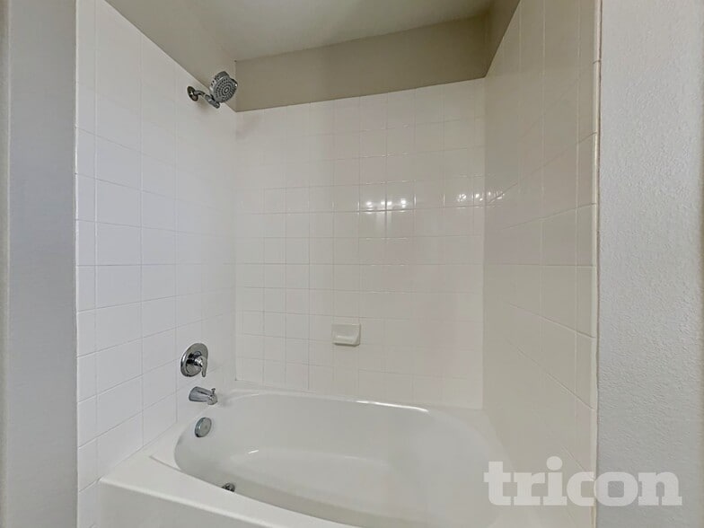 Building Photo - 15102 Verela Dr