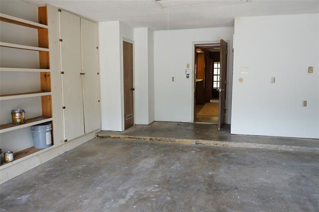 Building Photo - 3905 Glenbrook Dr
