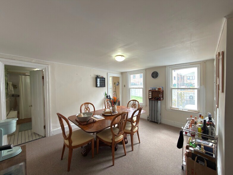 Building Photo - 19 Strathmore Rd