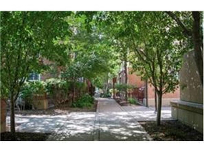 Building Photo - 575 N 1st St