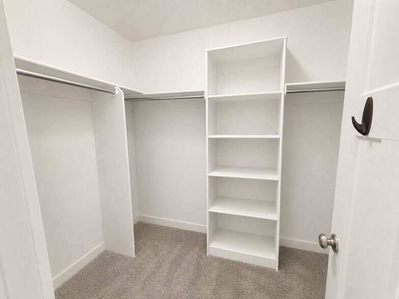 Building Photo - 267 W Willow Creek Dr