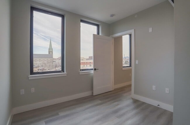 Building Photo - 3516 John F. Kennedy Blvd