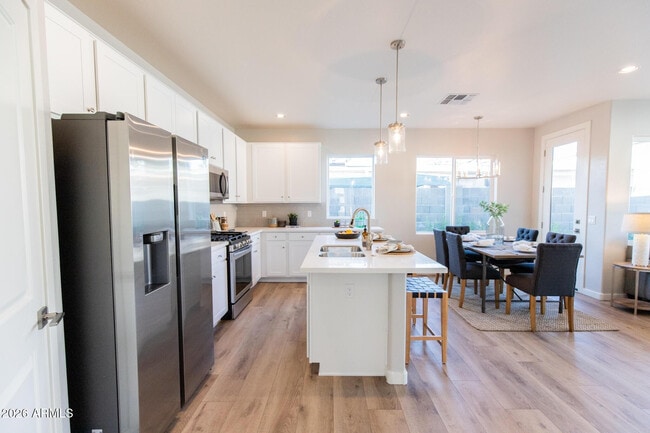 Building Photo - 3726 E Flower St