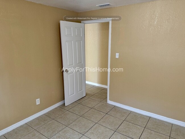 Building Photo - Single Family Home