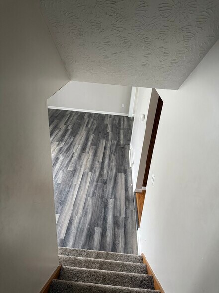 Building Photo - 114 Hillcrest Acres