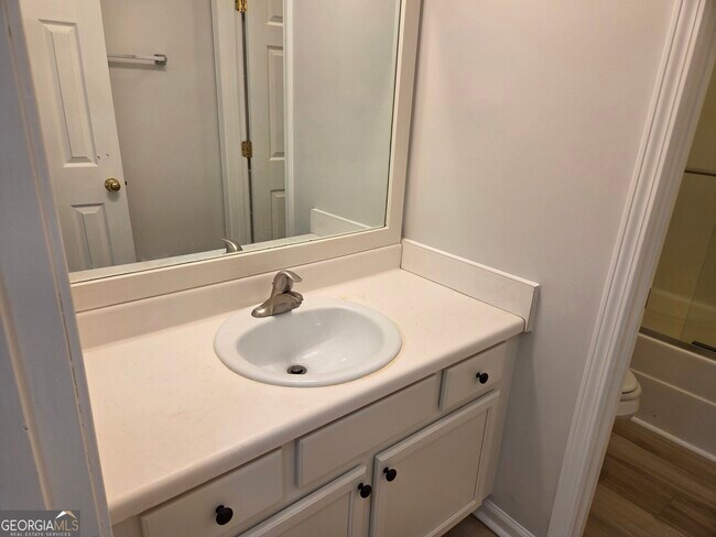 Building Photo - 14 Huntington Dr