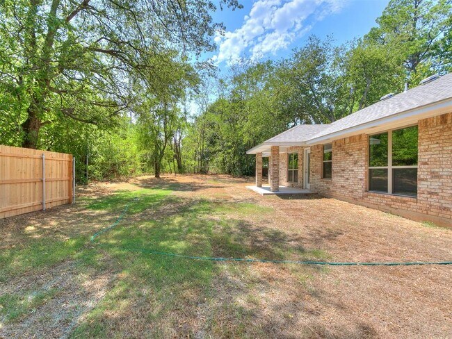 Building Photo - 501 Trenton Rd