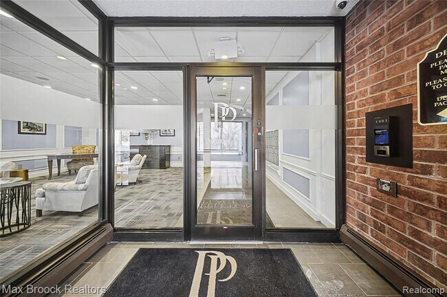 Building Photo - 35300 Woodward Ave