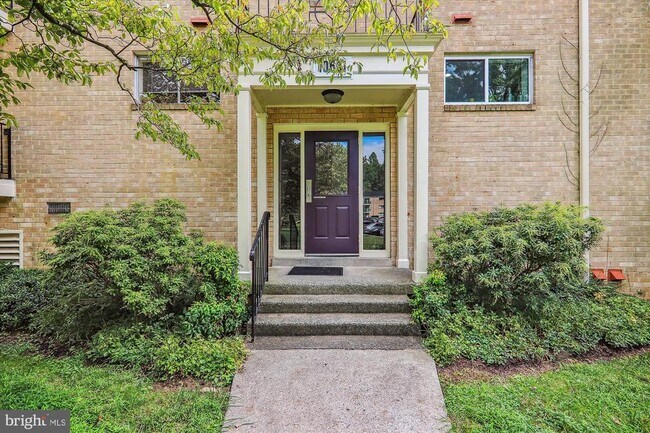 Building Photo - 10631 Montrose Ave