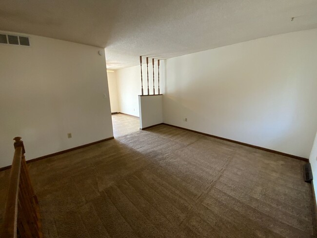 Building Photo - 1801-1803-1803 Garden Dr