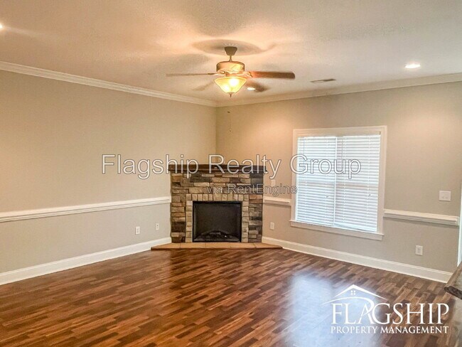 Building Photo - 2015 Leighton Dr