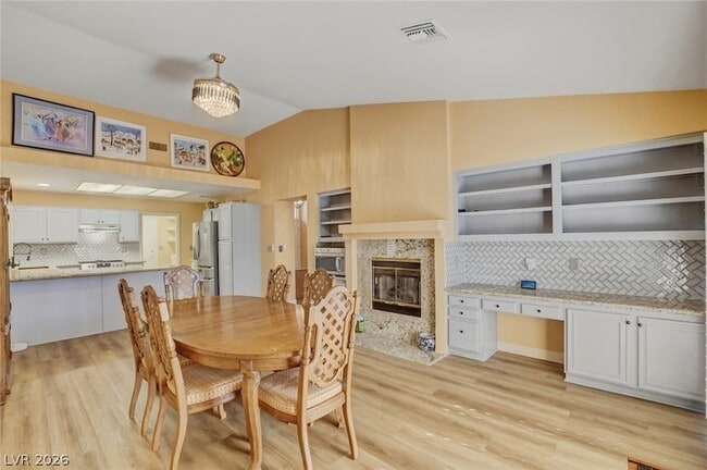 Building Photo - 2628 Highvale Dr