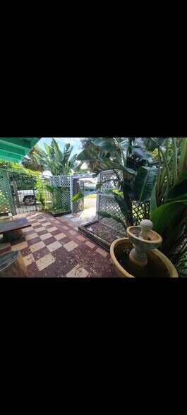 Building Photo - 1703 John Anderson Dr