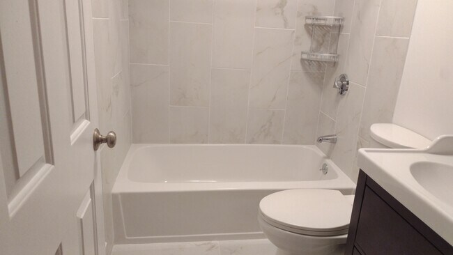 Building Photo - 390 Riverway