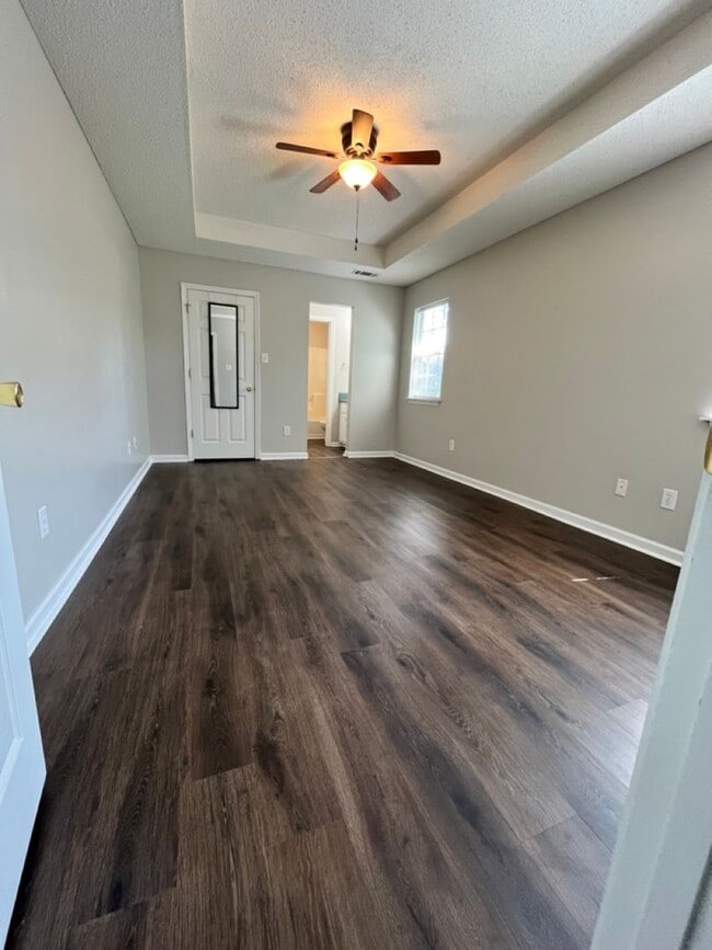 Building Photo - 206 Worthington Ln