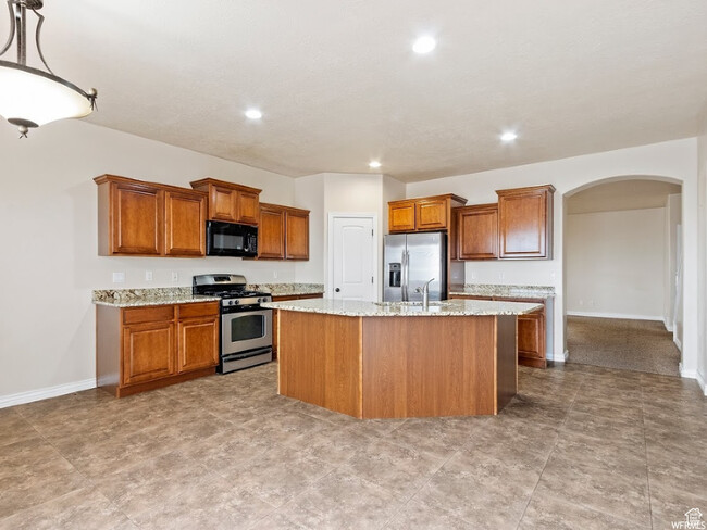 Kitchen - 2827 W Bear Ridge Way