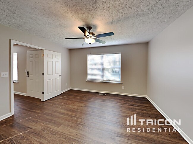 Building Photo - 603 Hounds Run