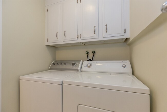 Building Photo - 55 Prescott Dr