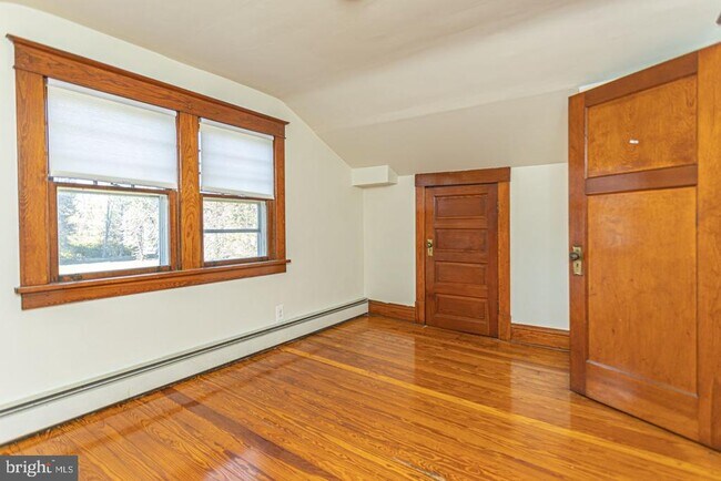 Building Photo - 1525 Yardley Newtown Rd