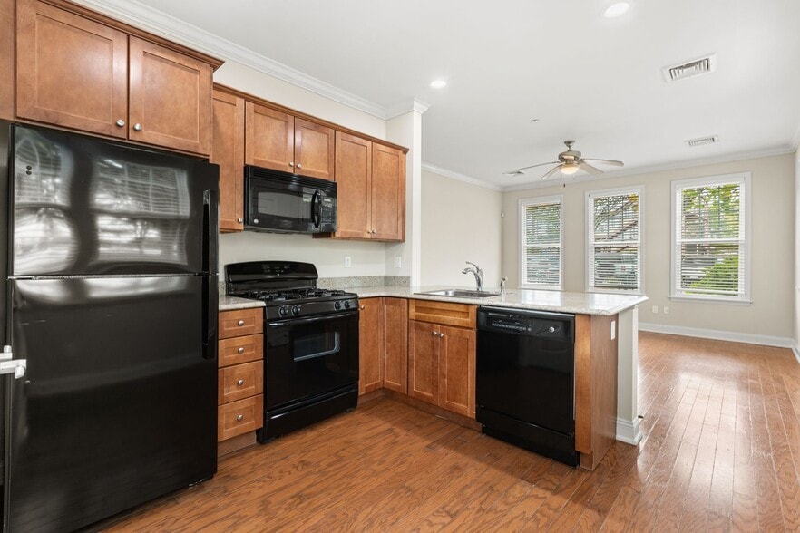 Building Photo - Chelsea Place