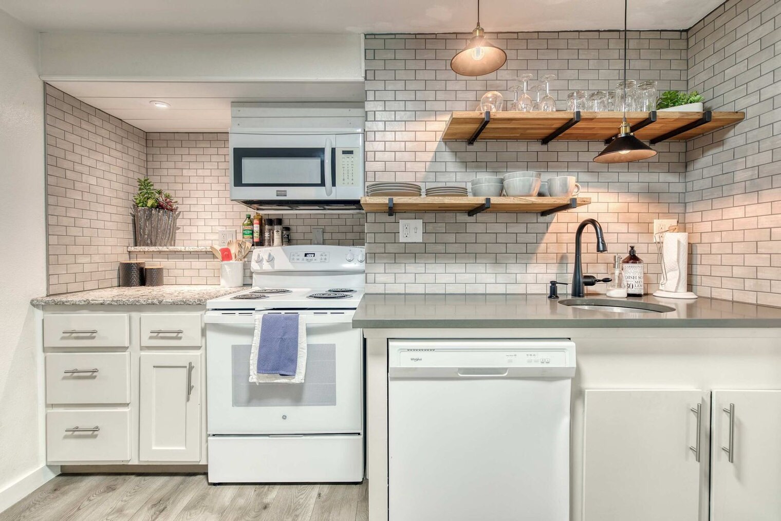 Building Photo - 2818 Rose Hill St