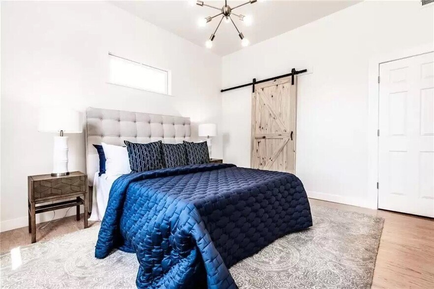 Building Photo - 918 S State Ave