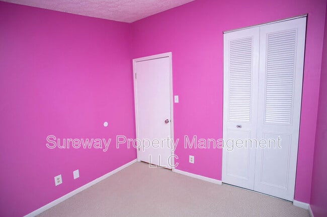 Building Photo - 38 Dorchester Cir