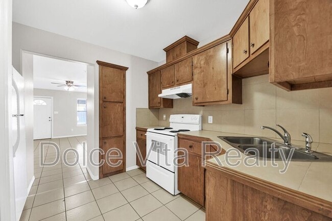Building Photo - 400 N 38th St